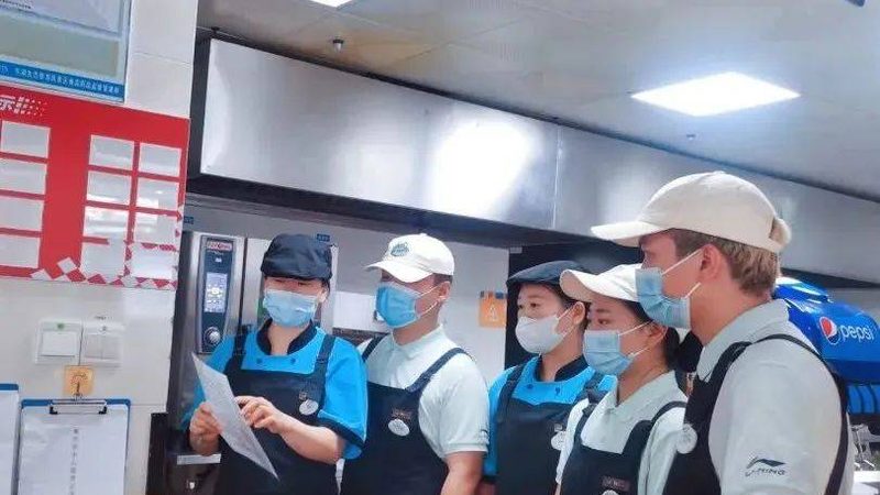 小标题：影响开封食用油保存时间的因素